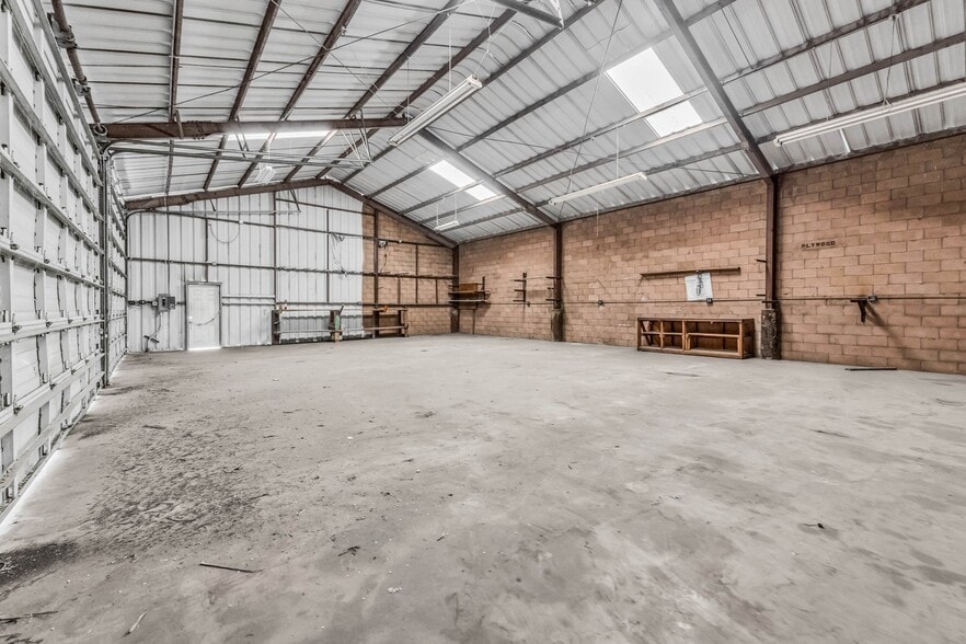 Primary Photo Of 42725 2nd St E, Lancaster Manufacturing For Sale
