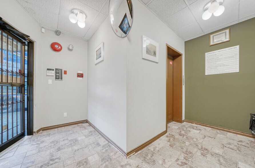 More Photos Of 3039 Kingsway, Vancouver Storefront Retail Office For Sale