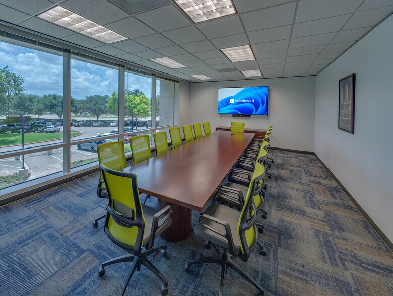 More Photos Of 13131 Dairy Ashford Rd, Sugar Land Office For Sale