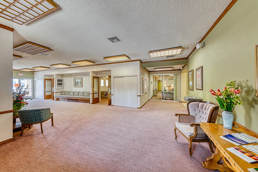 More Photos Of 300 S 7th St, Las Vegas Religious Facility For Sale