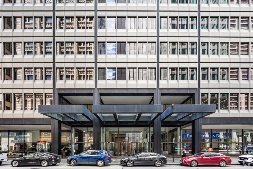 More Photos Of 33 W Monroe St, Chicago Office For Lease