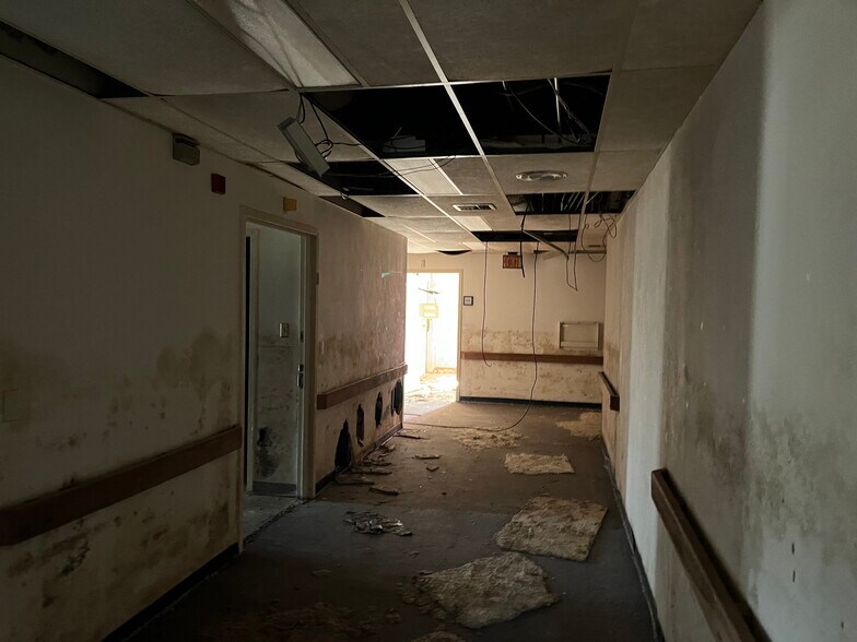 More Photos Of 407 E Ash St, Perry Medical For Sale