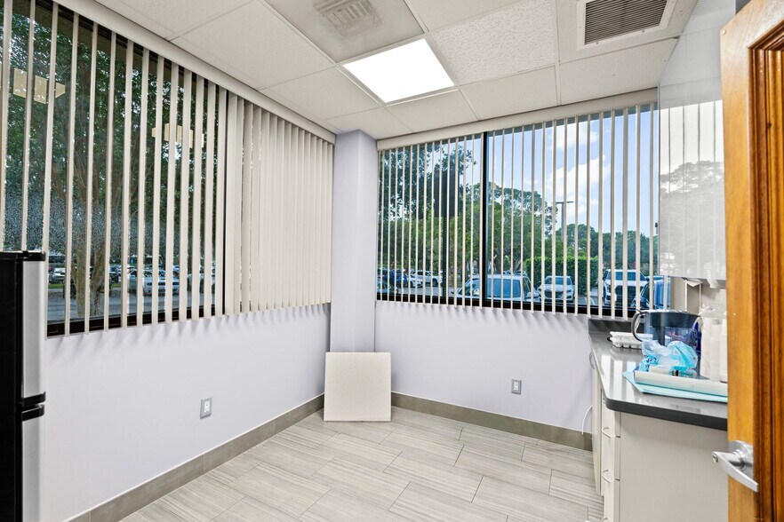 More Photos Of 9970 S Central Park Blvd, Boca Raton Medical For Lease