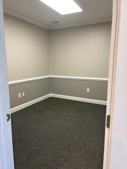 More Photos Of 8316 Rivers Ave, North Charleston Office For Lease
