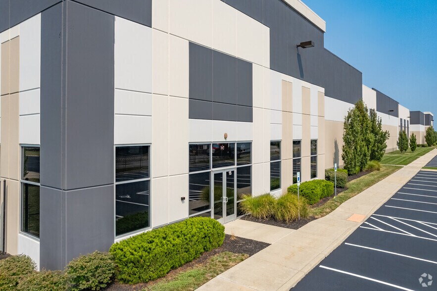 More Photos Of 30500 W 183rd St, Gardner Unknown For Lease