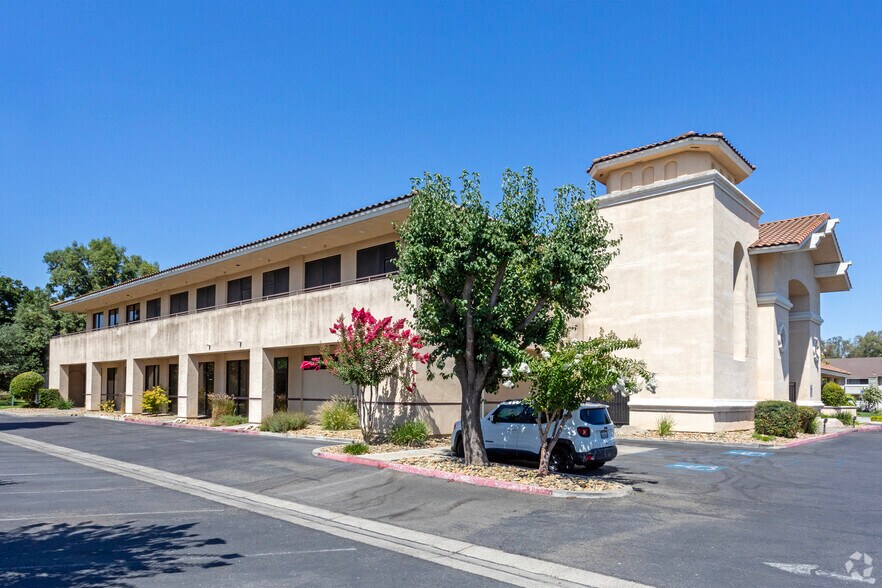 More Photos Of 3351 M St, Merced Office For Sale