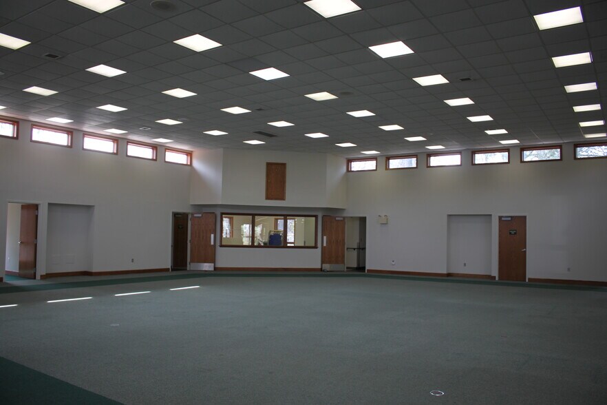 More Photos Of 112 Circle St, Franklin Office For Sale