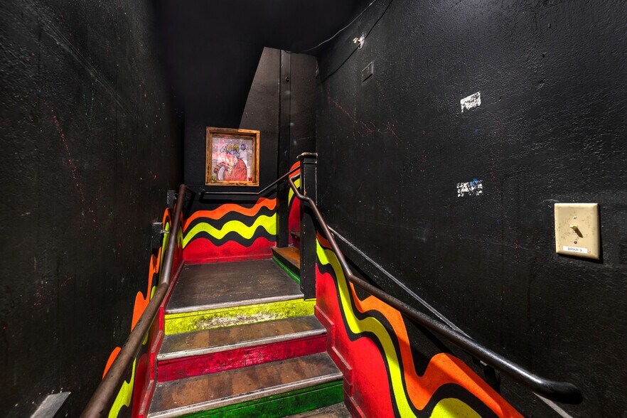 More Photos Of 139 E Hopkins St, San Marcos Bar For Sale