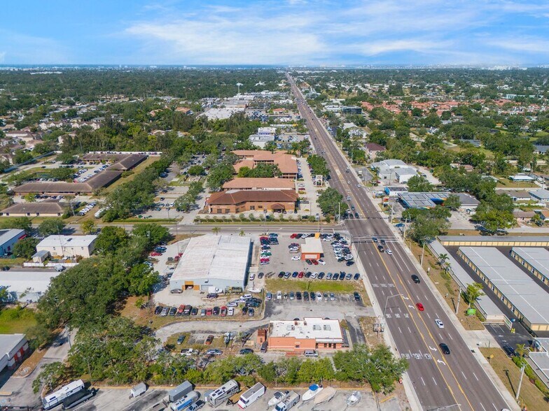 More Photos Of 4020 Bee Ridge Rd, Sarasota Fast Food For Sale