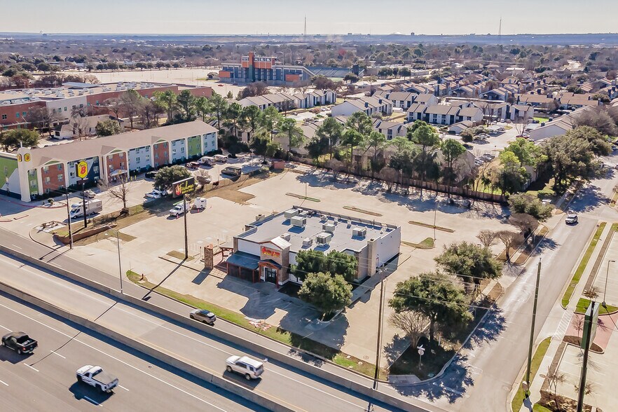 More Photos Of 1700 Airport Fwy, Bedford Restaurant For Sale