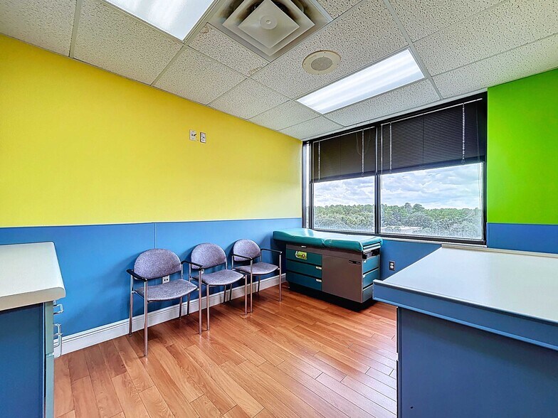 More Photos Of 11373 Cortez Blvd, Brooksville Medical For Sale