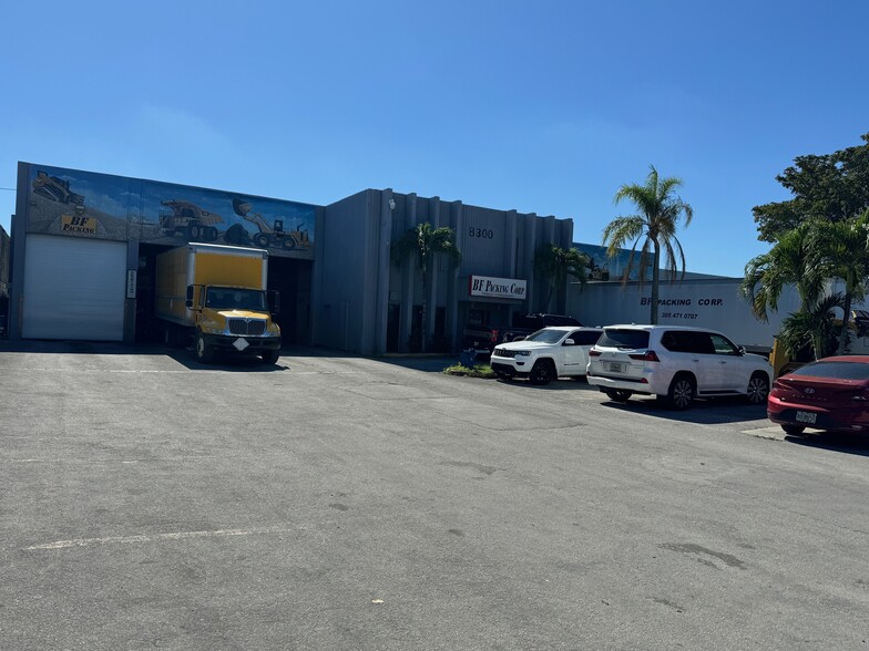 More Photos Of 8300 NW 70th St, Miami Warehouse For Lease