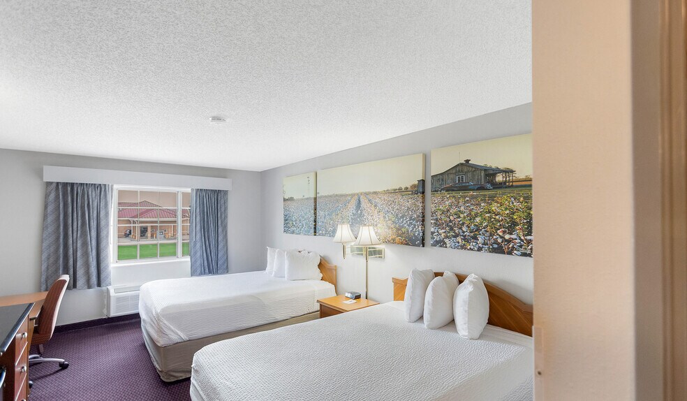 More Photos Of 912 US Highway 65/82 South, Lake Village Hotel For Sale