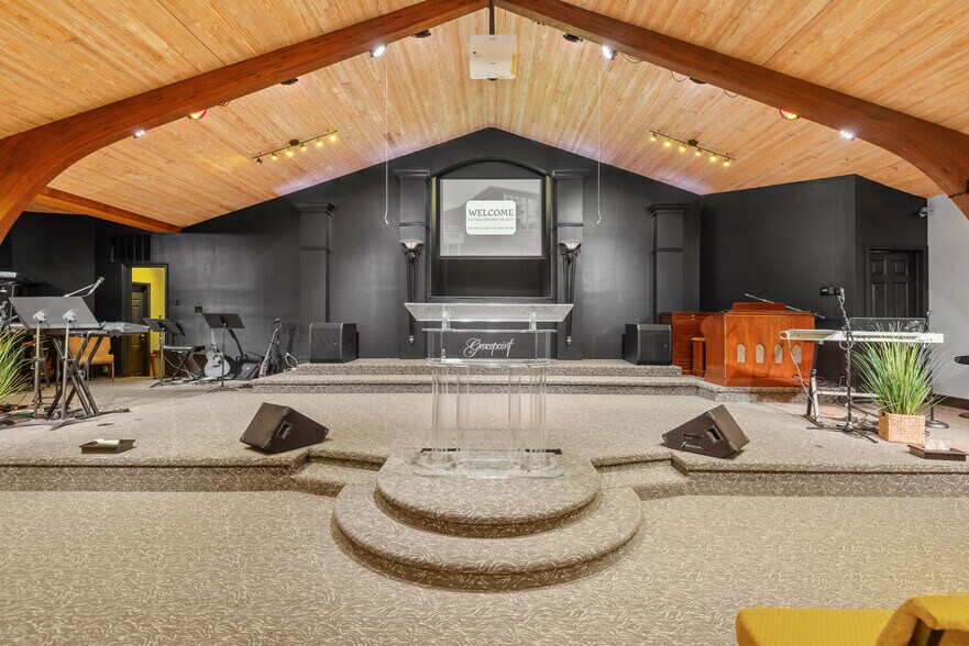 More Photos Of 2450 Pontoon Rd, Granite City Religious Facility For Sale