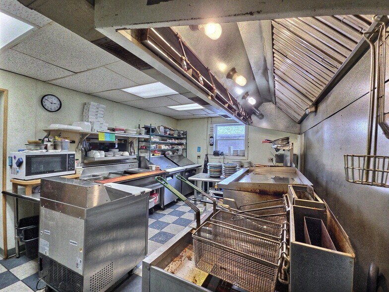 More Photos Of 4187 Highway B, Land O Lakes Restaurant For Sale