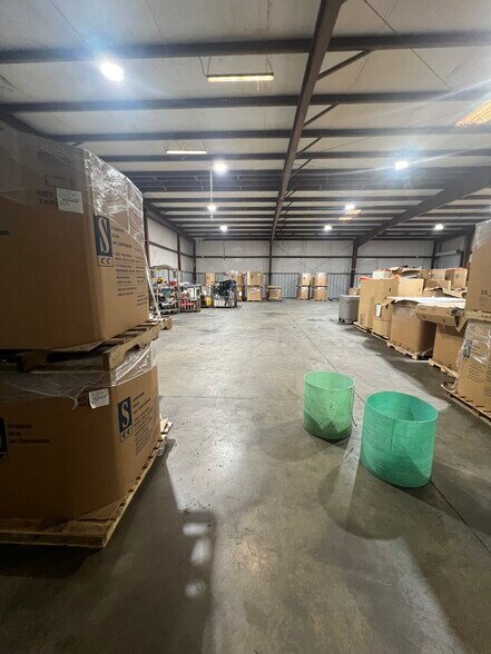 More Photos Of 2012 Last St, Statham Warehouse For Sale