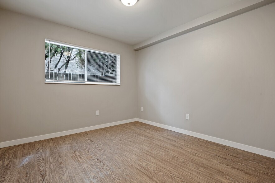 More Photos Of 11521 Greenwood Ave N, Seattle Apartments For Sale