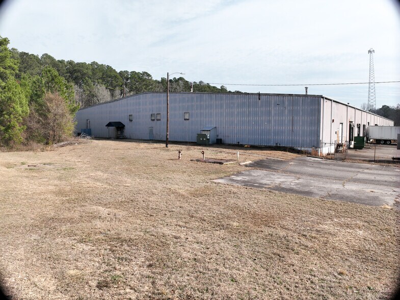 More Photos Of 401 N Main St, Society Hill Warehouse For Lease