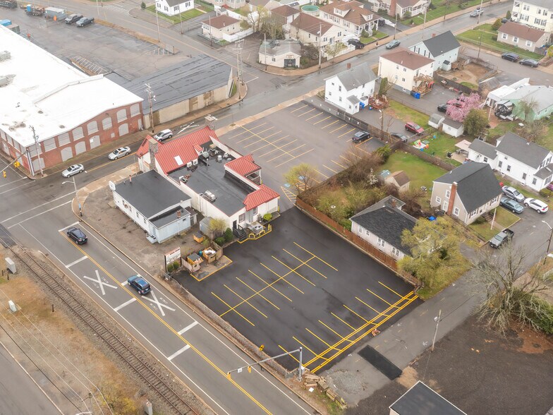 More Photos Of 176 Columbus Ave, Pawtucket General Retail For Sale