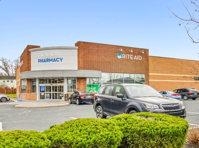 More Photos Of 231 West St, Gettysburg Drugstore For Lease