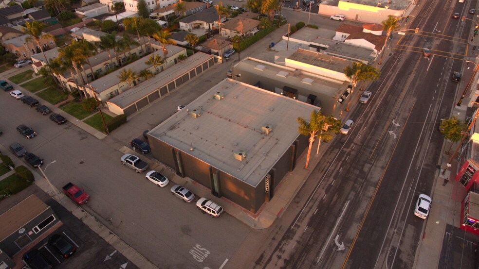 More Photos Of 1895 E Main St, Ventura General Retail For Sale