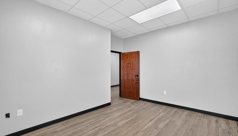 More Photos Of 16510 W Basin St, Odessa Warehouse For Sale