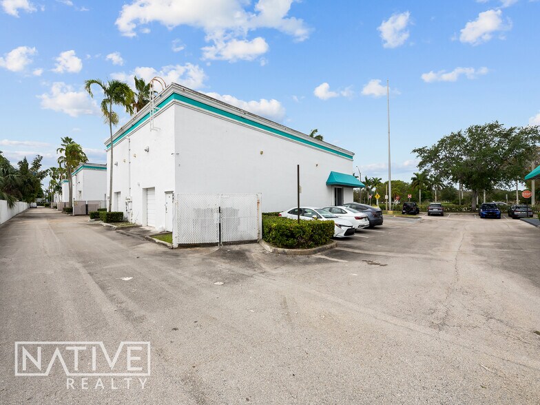 More Photos Of , Deerfield Beach General Retail For Sale
