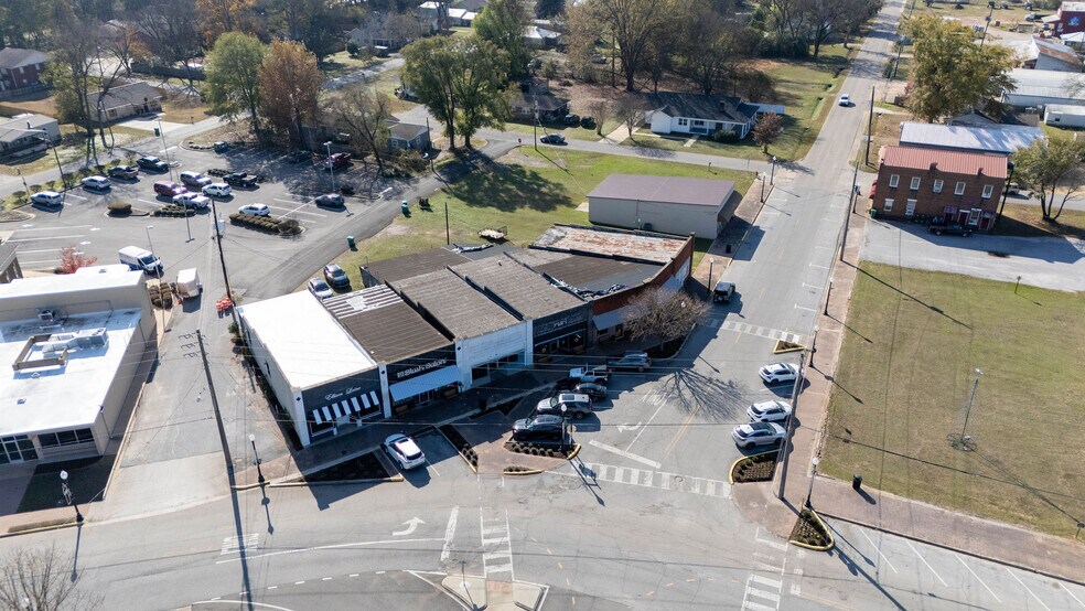 More Photos Of 357 Market Street st, Moundville General Retail For Sale