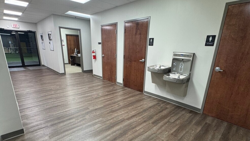 More Photos Of 640 Brooker Creek Blvd, Oldsmar Light Distribution For Sale