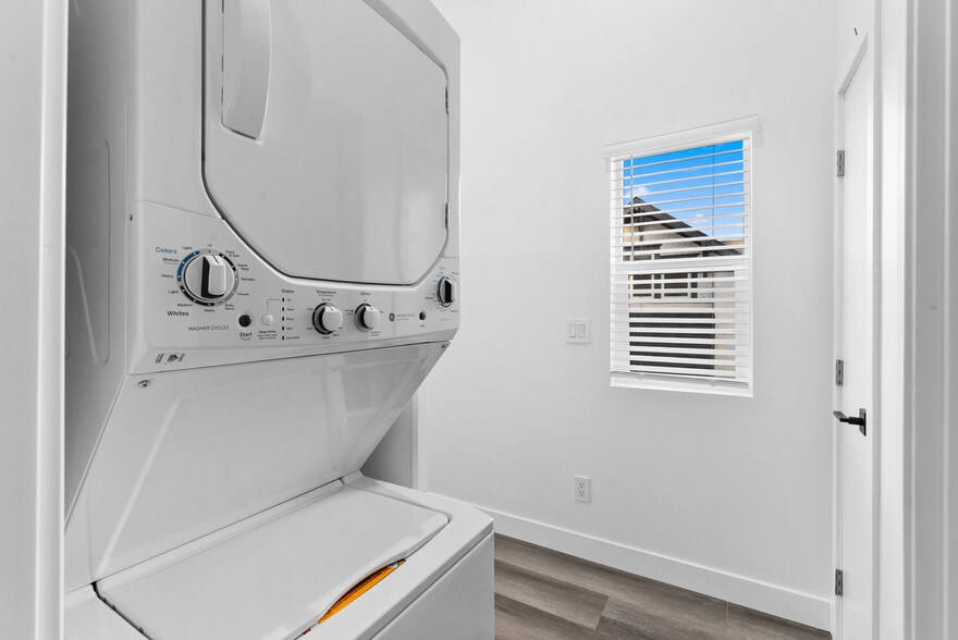 More Photos Of 832 Desty St, San Diego Apartments For Sale