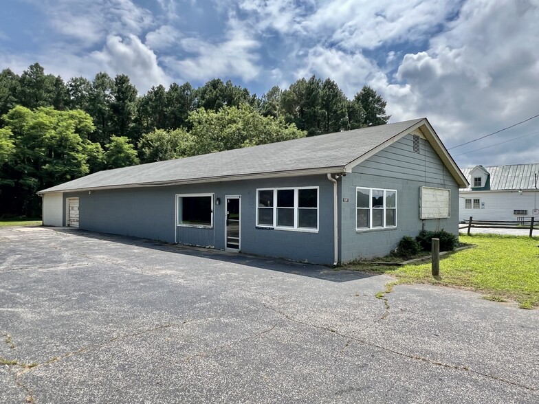 Primary Photo Of 15242 General Puller Hwy, Deltaville Freestanding For Sale