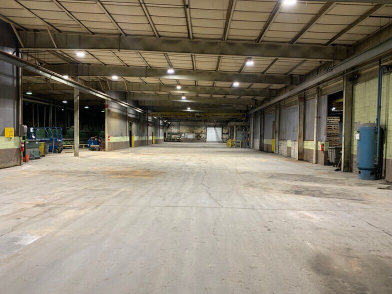 More Photos Of 629 E Butler Rd, Butler Distribution For Sale