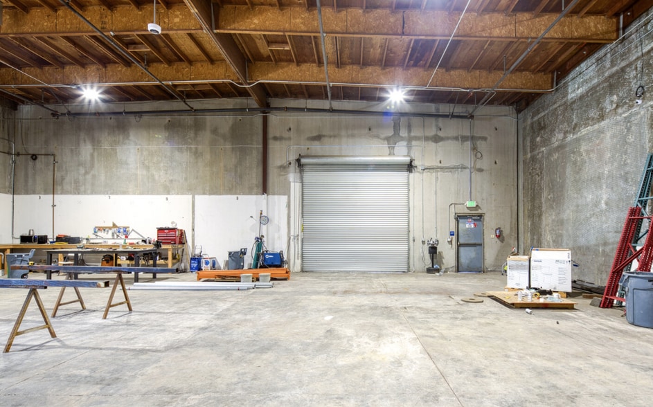 More Photos Of 16 Light Sky Ct, Sacramento Warehouse For Sale