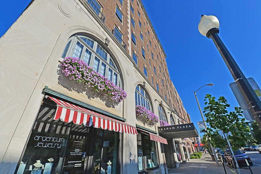 More Photos Of 205 N College Ave, Bloomington Office For Lease