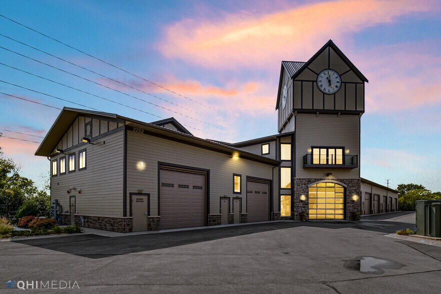 More Photos Of 2244 Ferry Rd, Naperville Flex For Sale