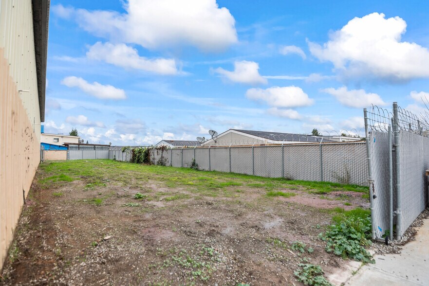 More Photos Of 894 Faulstich Ct, San Jose Warehouse For Sale