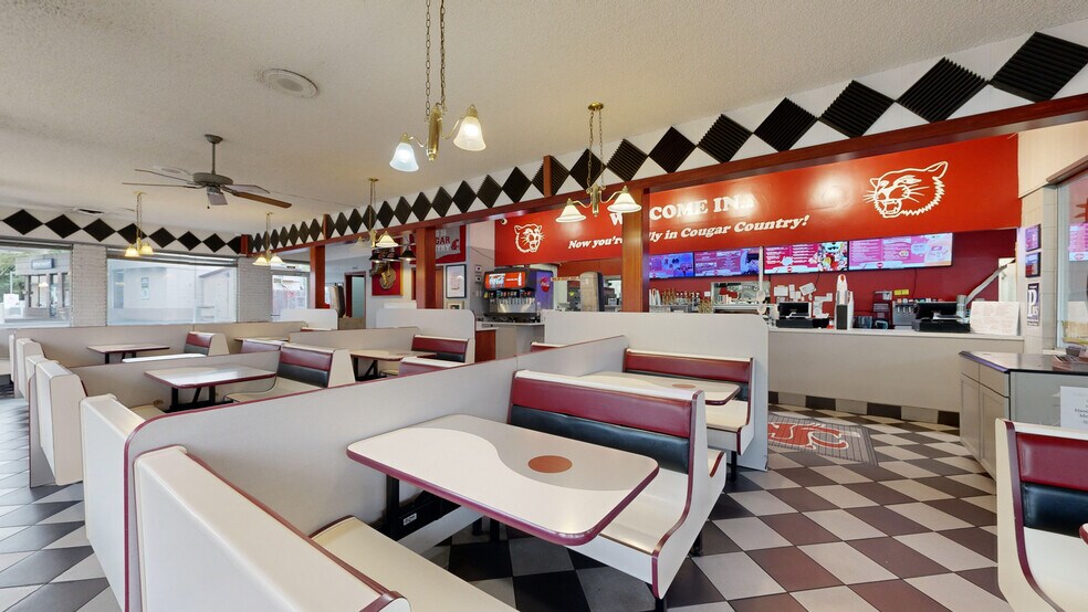 More Photos Of 760 N Grand Ave, Pullman Restaurant For Sale
