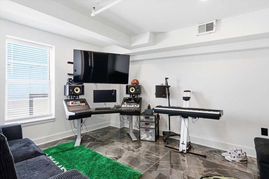 More Photos Of 370 Herron Dr, Nashville Loft Creative Space For Sale