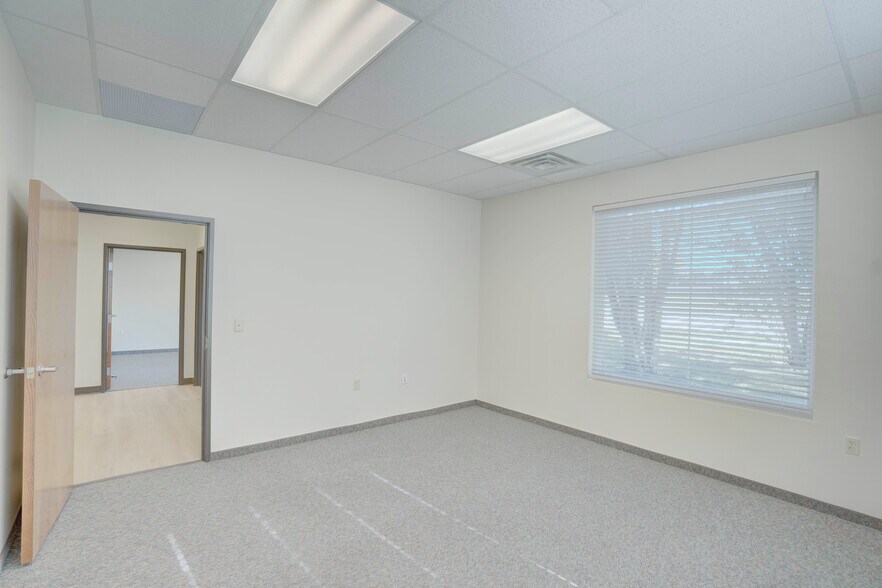 More Photos Of 2099 N Collins Blvd, Richardson Office For Lease