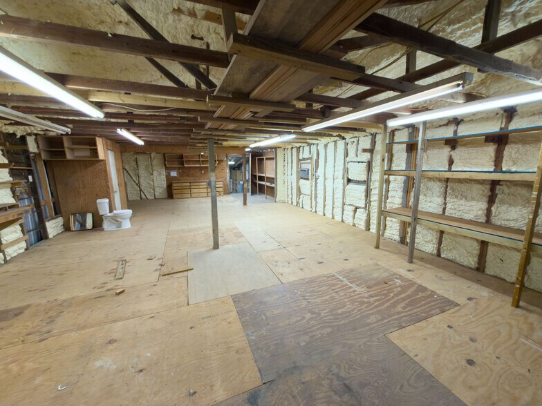 More Photos Of 2807 W Gadsden St, Pensacola Industrial For Sale