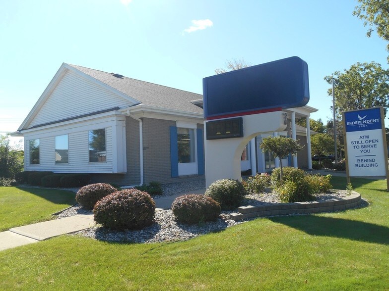 More Photos Of 6586 Center St, Unionville Bank For Sale