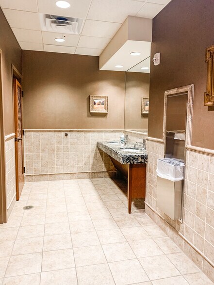 More Photos Of 7920 ACC Blvd, Raleigh Office For Sale