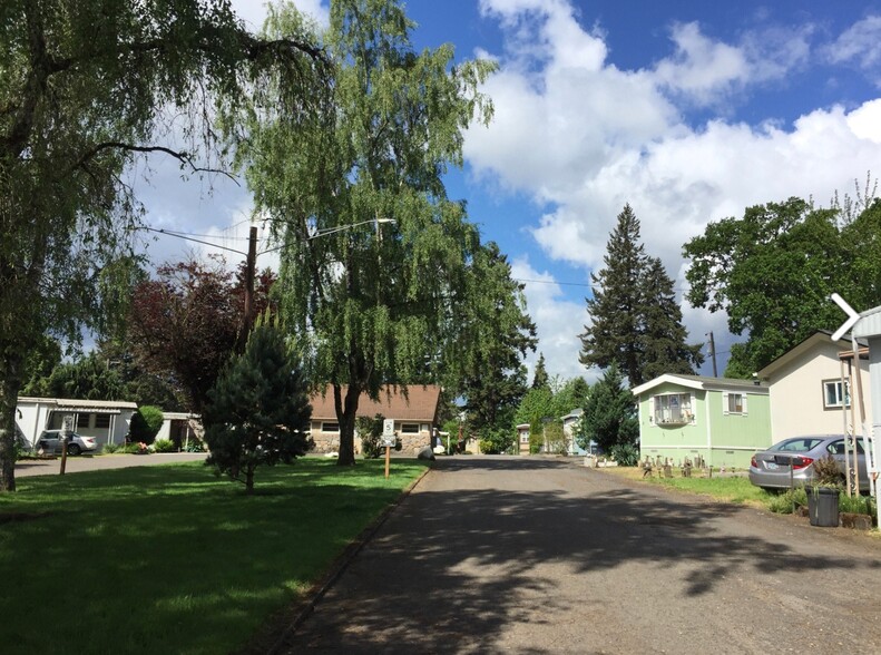 Primary Photo Of 16551 SE 82nd Dr, Clackamas Manufactured Housing Mobile Home Park For Sale