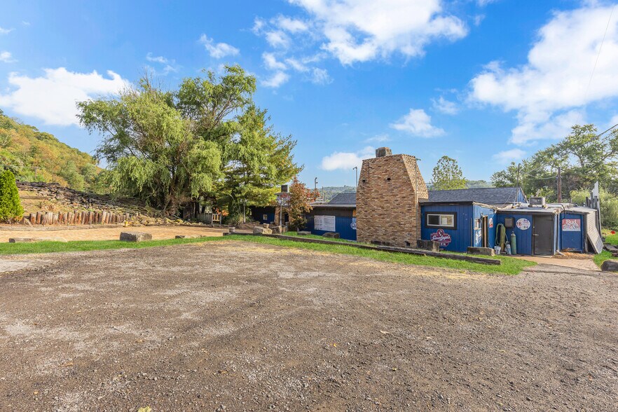 More Photos Of 1020 Sharon Rd, Beaver Restaurant For Sale