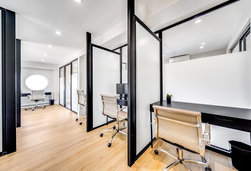 More Photos Of 2200 NE 26th St, Wilton Manors Office For Sale