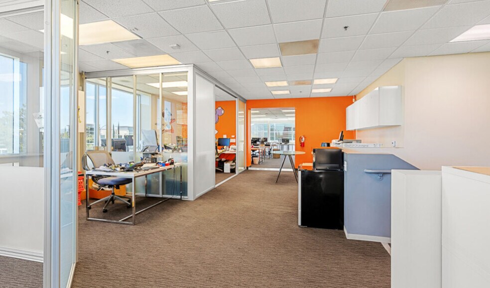 More Photos Of 27321-27327 Via Industria, Temecula Light Distribution For Sale