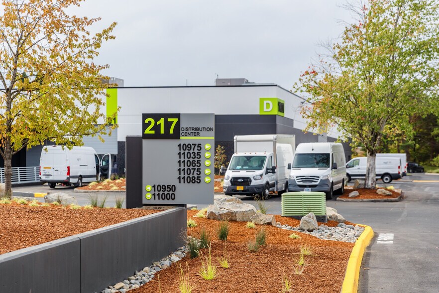 More Photos Of 11035 SW 11th St, Beaverton Distribution For Lease