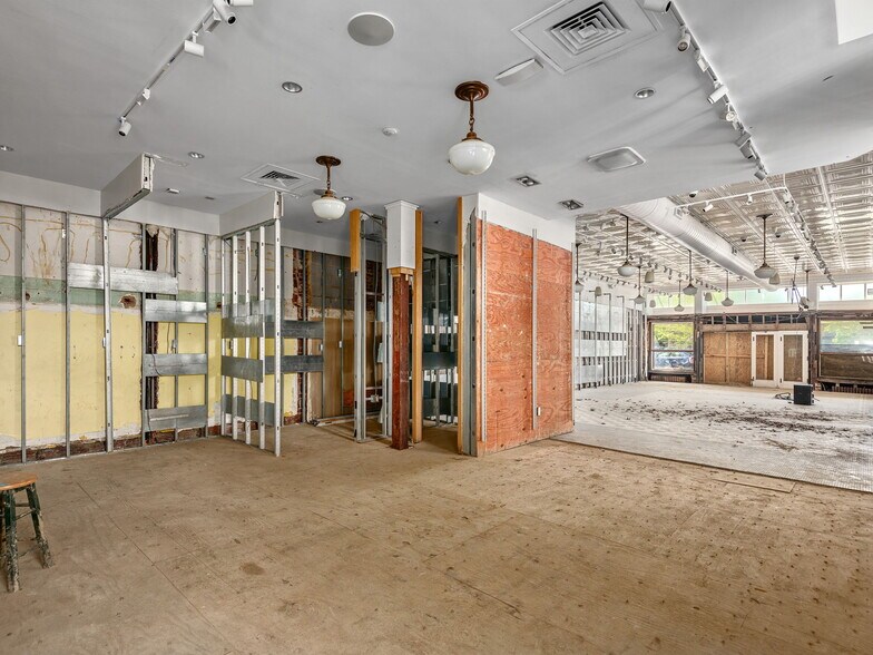 More Photos Of 1 Kitchin Pl, Asheville Storefront For Lease