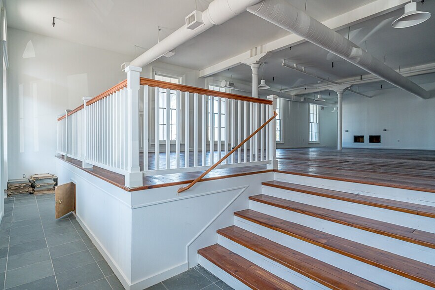 More Photos Of 112 23rd St, Galveston Freestanding For Lease