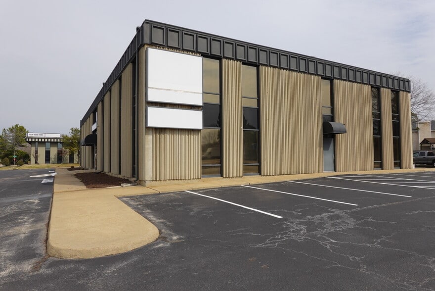 More Photos Of 4190 S Plaza Trl, Virginia Beach Office For Lease